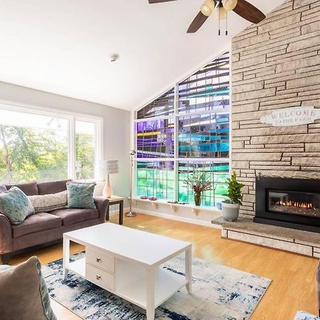 Unique Retreat With Private Patio, 4 King Beds And Bbq Βίλα Groton Εξωτερικό φωτογραφία