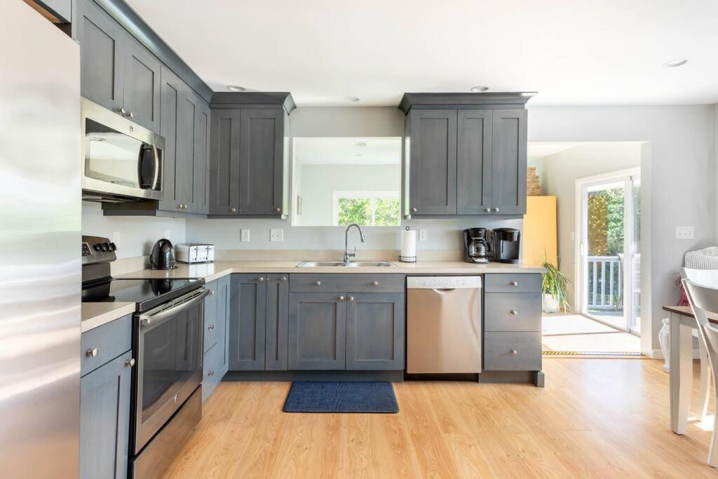 Unique Retreat With Private Patio, 4 King Beds And Bbq Βίλα Groton Εξωτερικό φωτογραφία