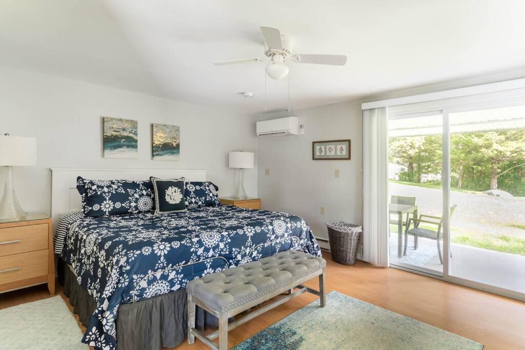 Unique Retreat With Private Patio, 4 King Beds And Bbq Βίλα Groton Εξωτερικό φωτογραφία