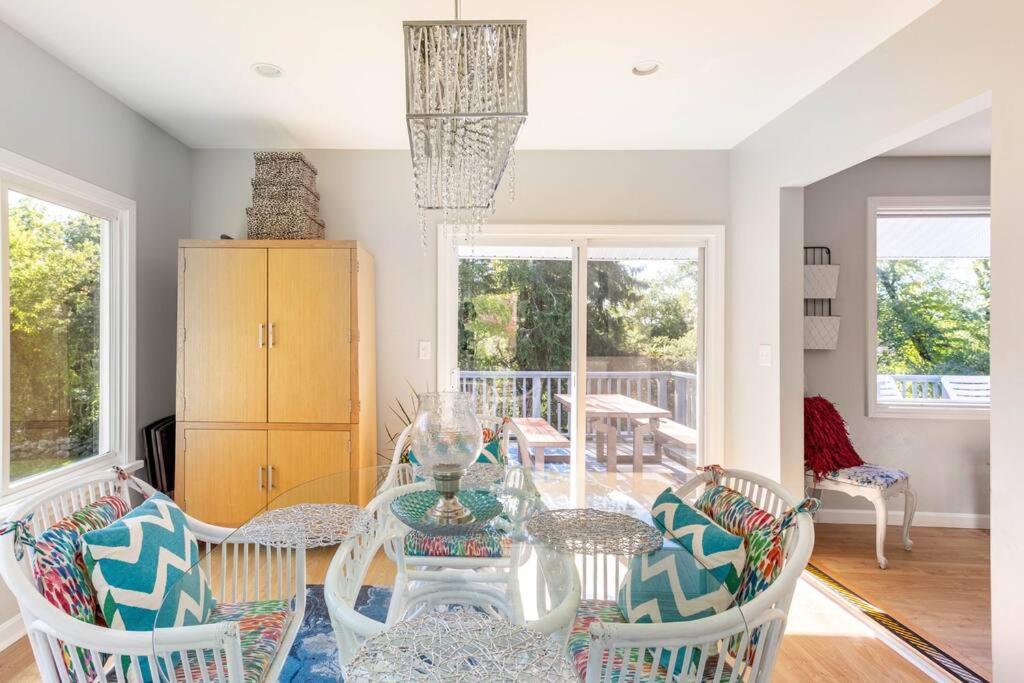 Unique Retreat With Private Patio, 4 King Beds And Bbq Βίλα Groton Εξωτερικό φωτογραφία
